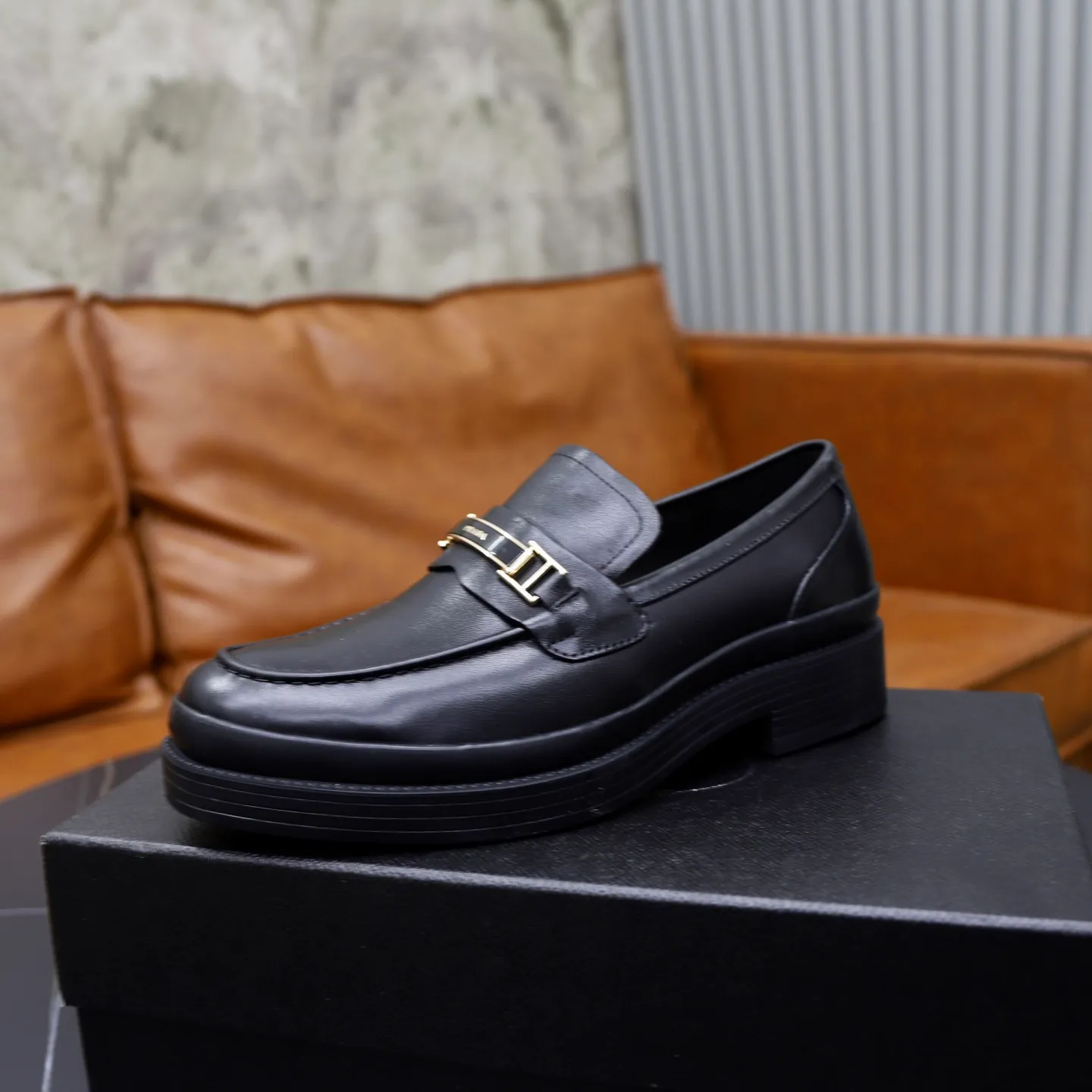 Men's shoes: 540💰🙅‍♂️🙅‍♂️🙅‍♂️ Brand: PRADA Standard code: Men's code 38-44 (45 can be customized) Grade: Same style as the official website Original order quality Material: Original cowhide surface Comfortable sheepskin lining Original outsole Style category: Men's fashionable casual leather shoes Distinguished big-name luxury elements Top luxury Color: actual picture color